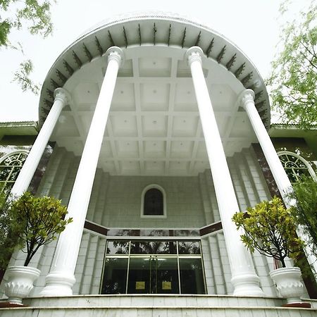 Pleasant Days Resort Chembarambakkam Lake Exterior foto
