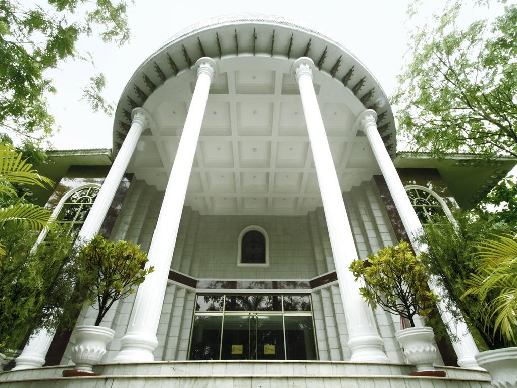 Pleasant Days Resort Chembarambakkam Lake Exterior foto