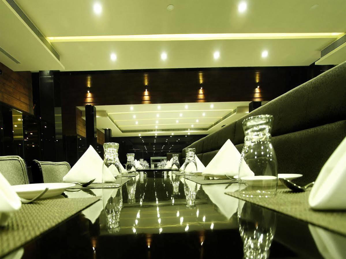 Pleasant Days Resort Chembarambakkam Lake Exterior foto